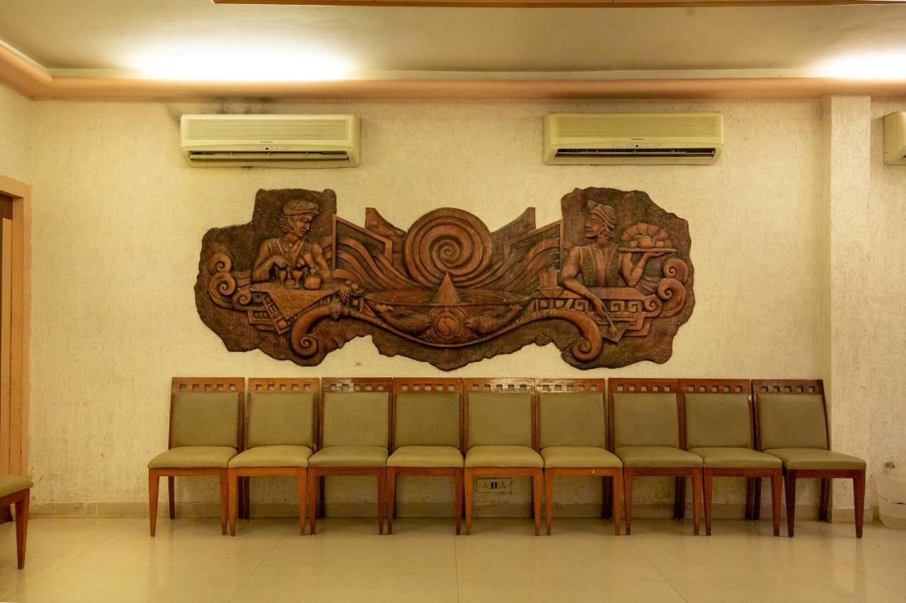 Sukh Hotel Mumbai Exterior foto